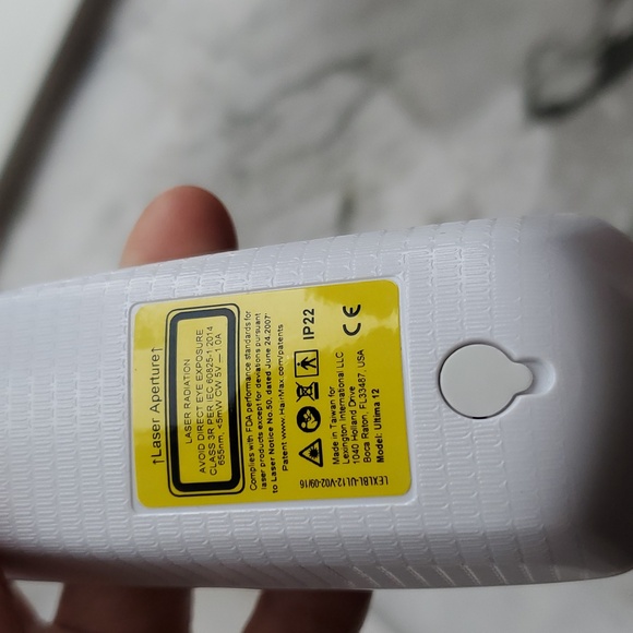 HairMax Blue and White LaserComb - Picture 6 of 7